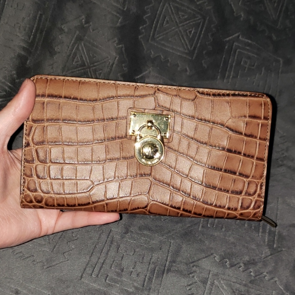 Brown leather MK Michael Kors wallet clutch
